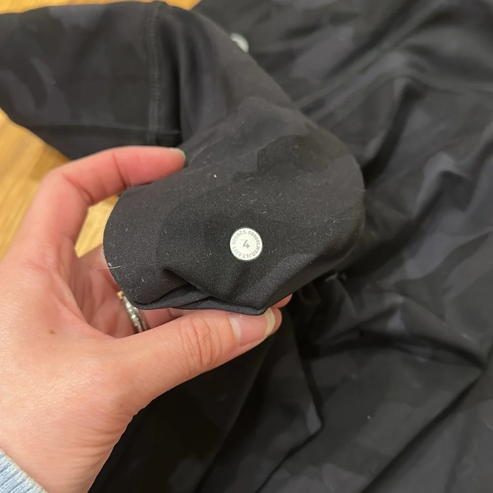 **SOLD**Lululemon Invigorate High Rise Leggings with pockets - Picture 8 of 8